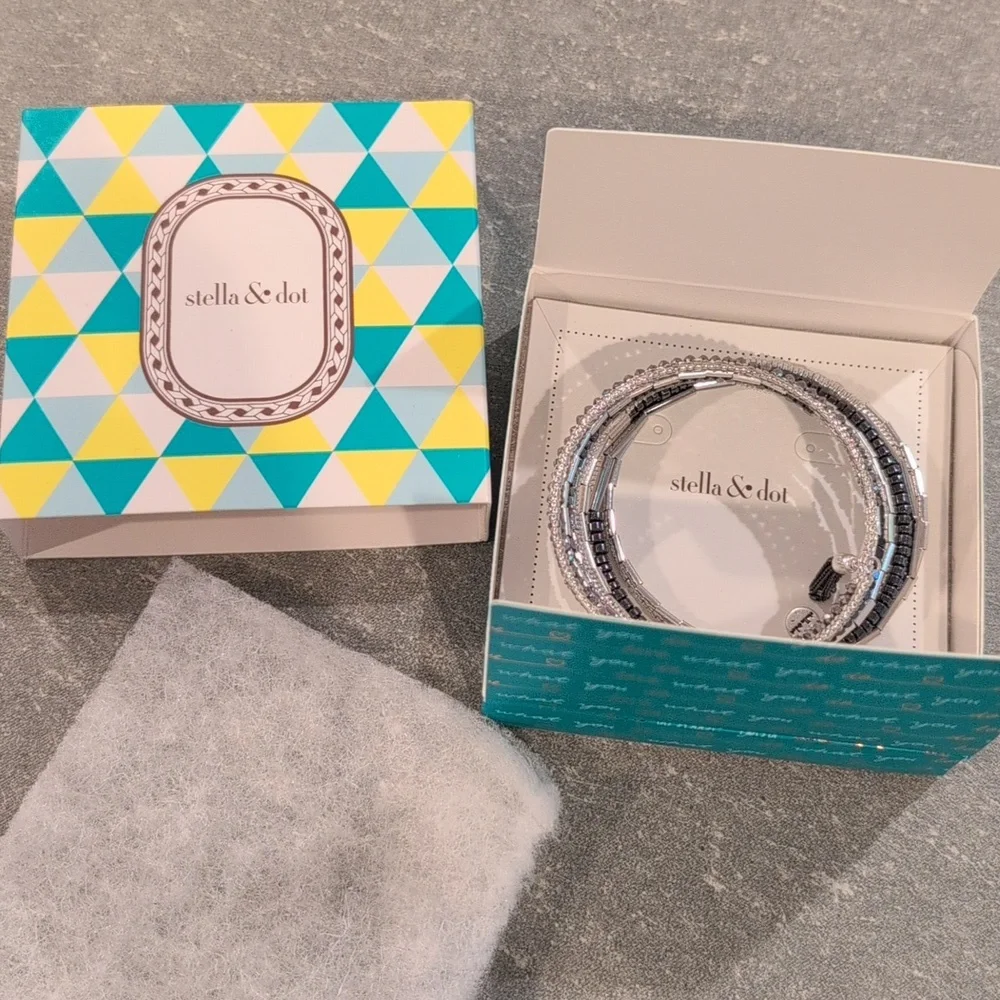 NWT Stella & Dot Celine Wrap Bracelet Silver OS - Picture 4 of 5